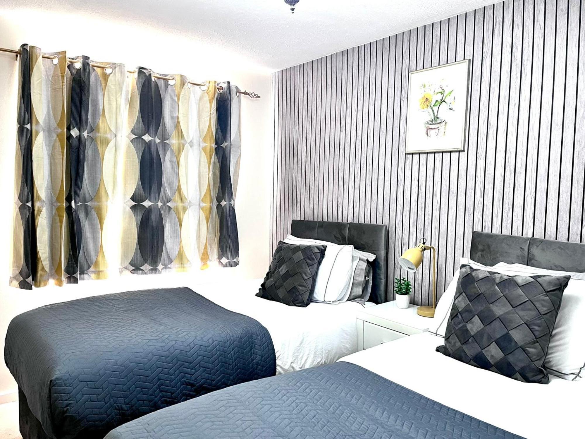 Lush House Close To Ashford Town Centre With Driveway Dış mekan fotoğraf