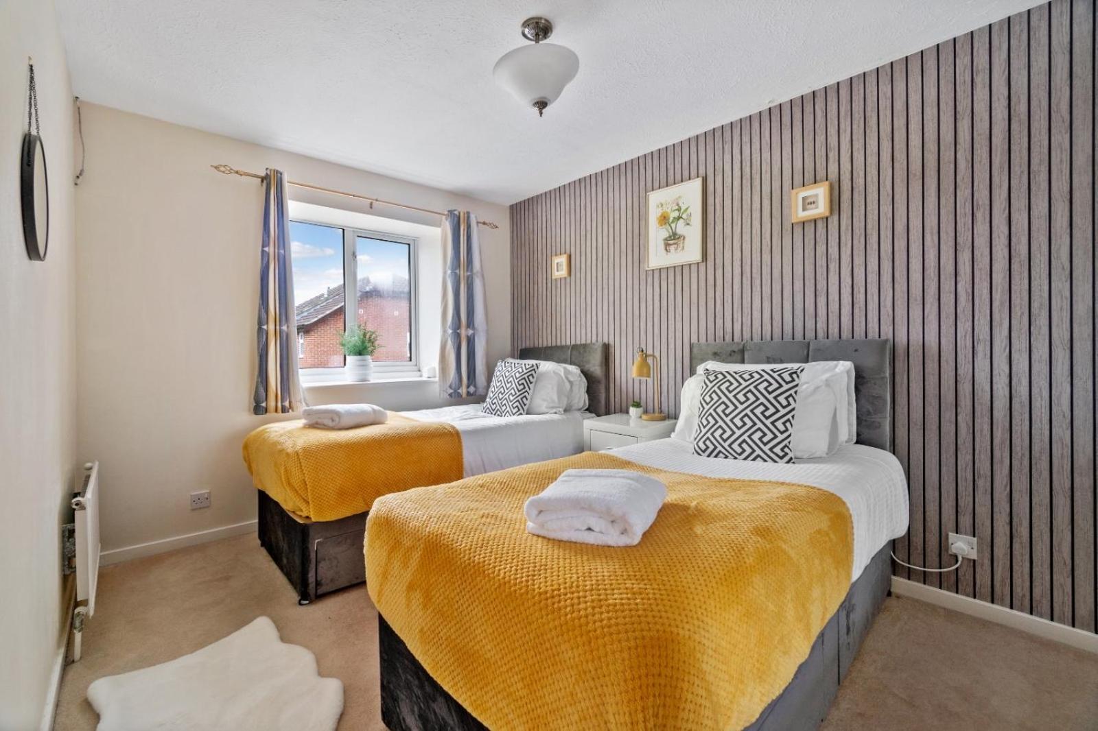 Lush House Close To Ashford Town Centre With Driveway Dış mekan fotoğraf